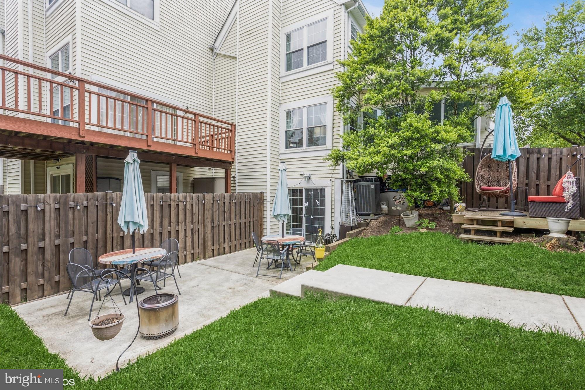 8570 Harvest View Ct