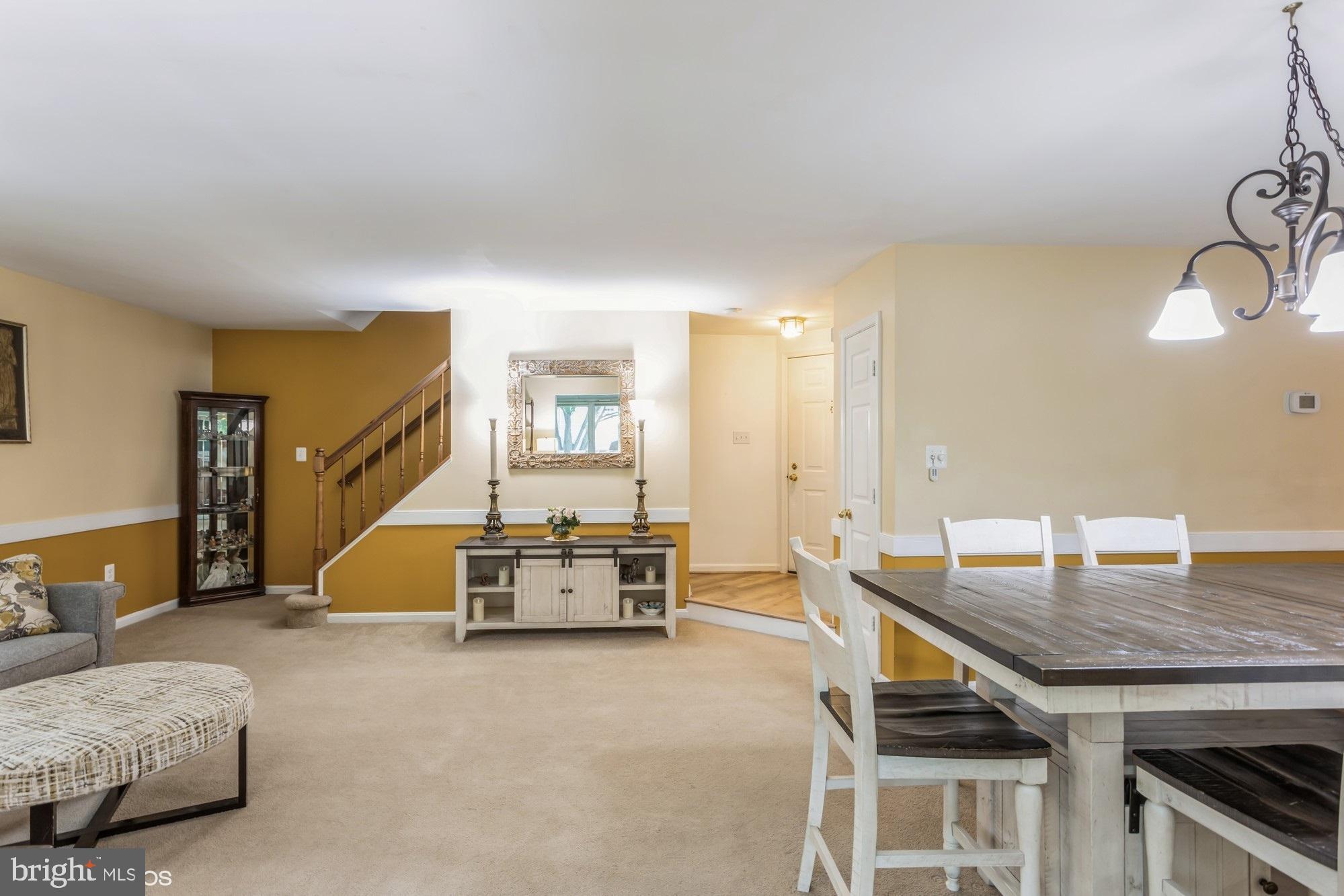 8570 Harvest View Ct