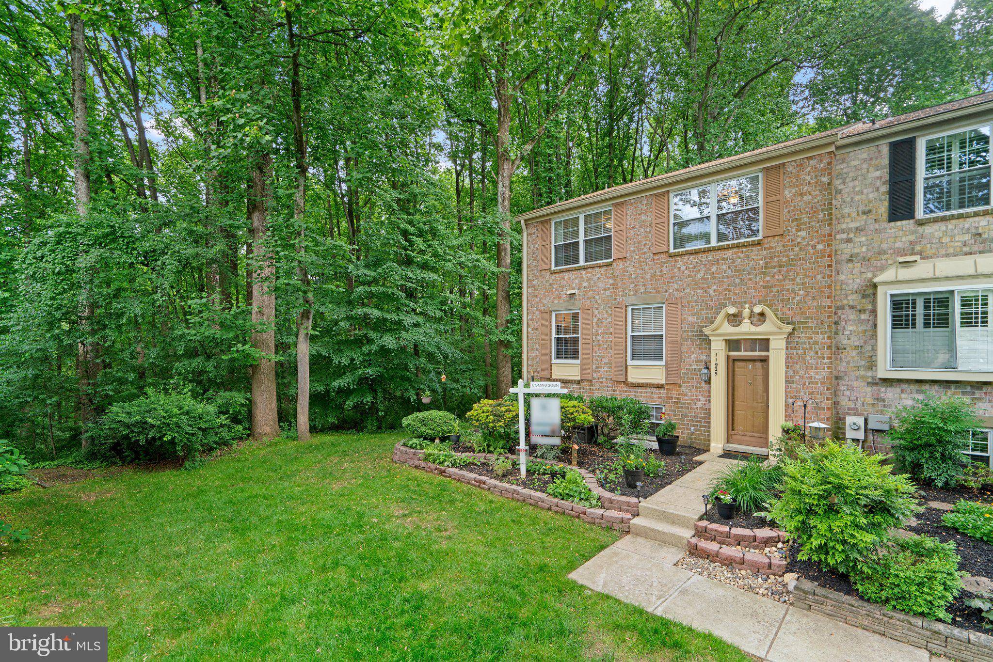 11925 New Country Ln