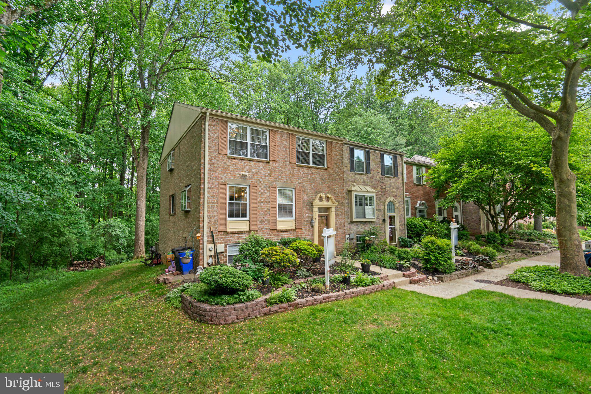 11925 New Country Ln