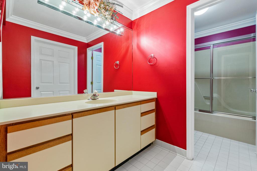 11085 Gaither Farm Rd