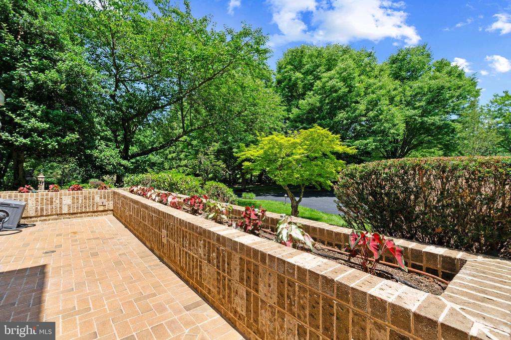11085 Gaither Farm Rd