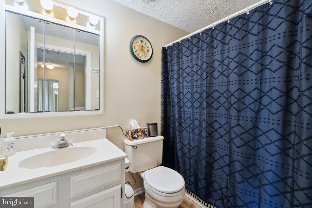 6026 Rock Glen Dr.