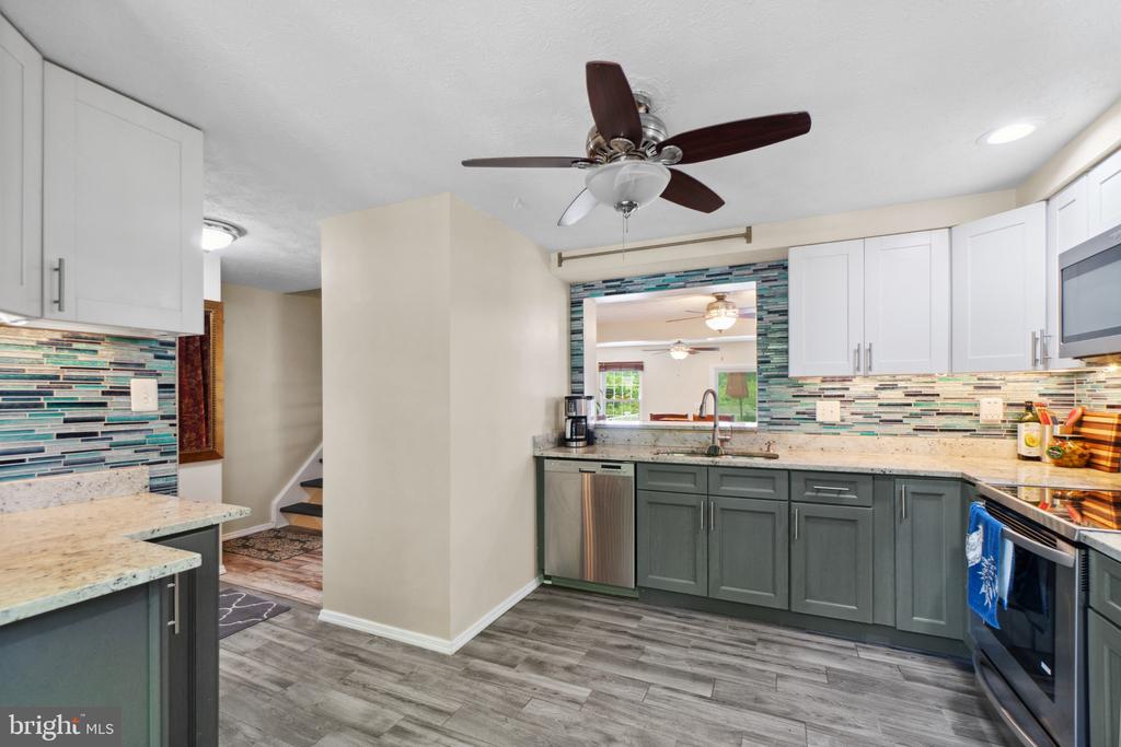 6026 Rock Glen Dr.