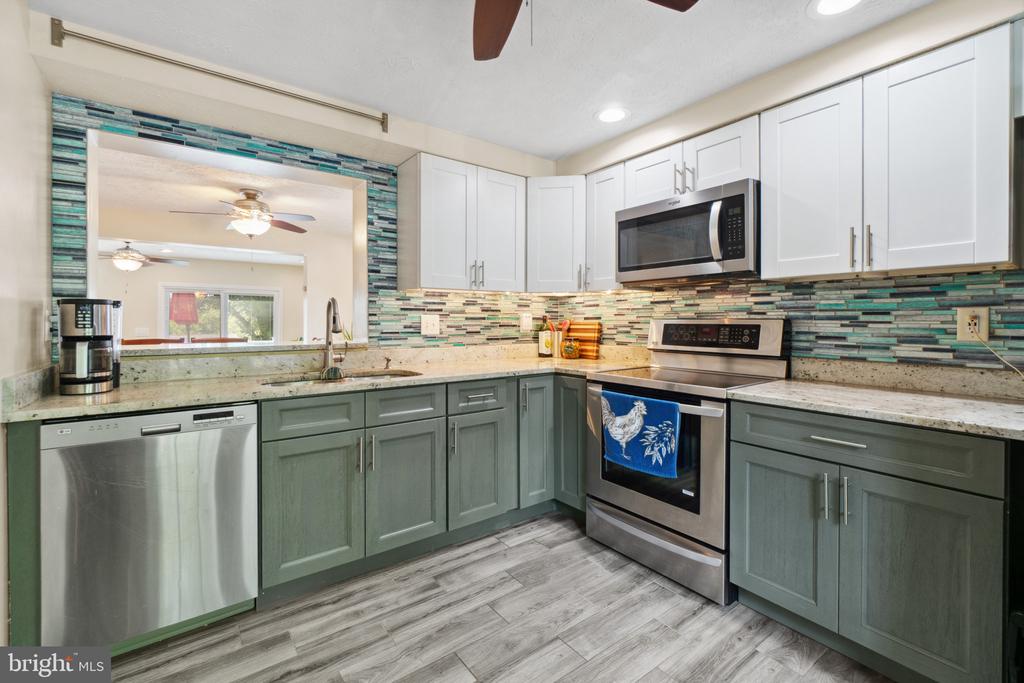 6026 Rock Glen Dr.