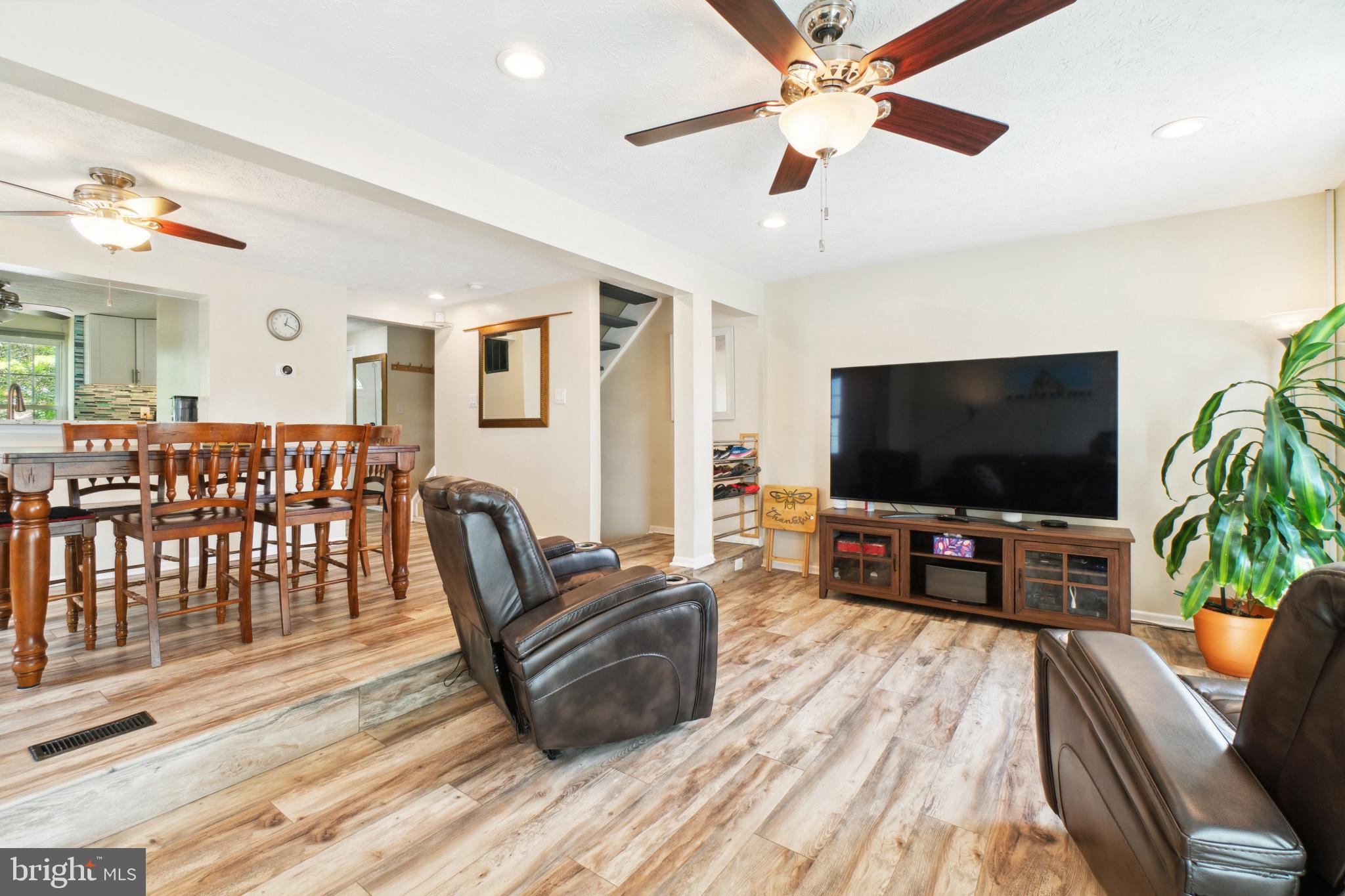 6026 Rock Glen Dr.