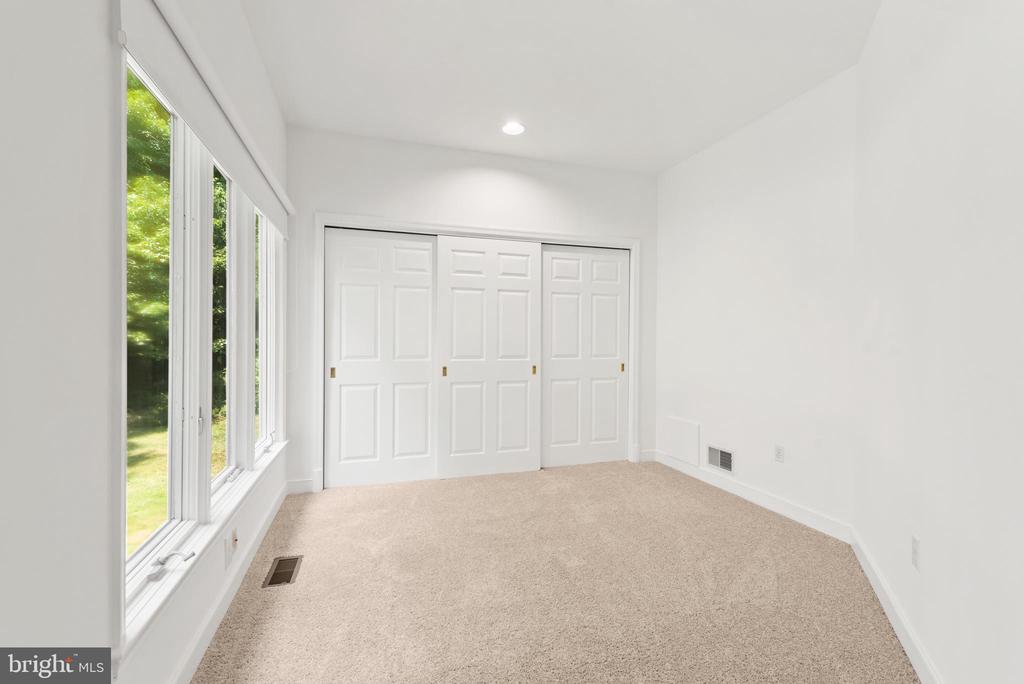 5124 Wellinghall Way