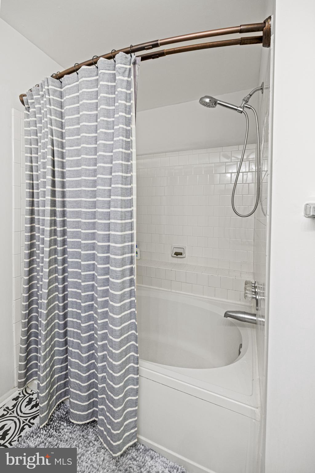 7738 Mayfair Cir