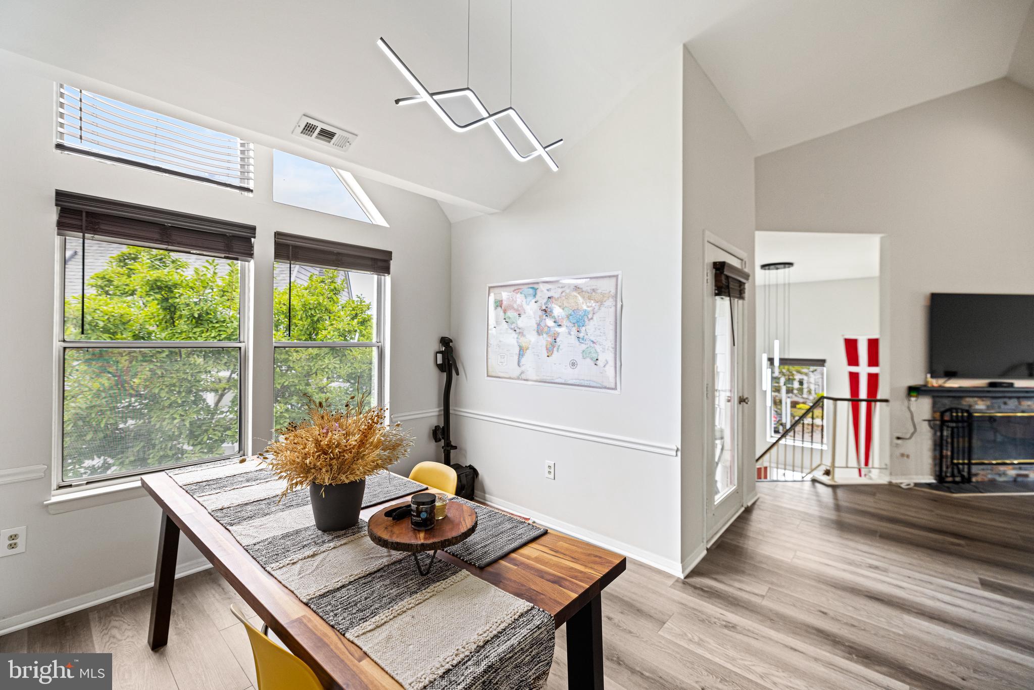 7738 Mayfair Cir
