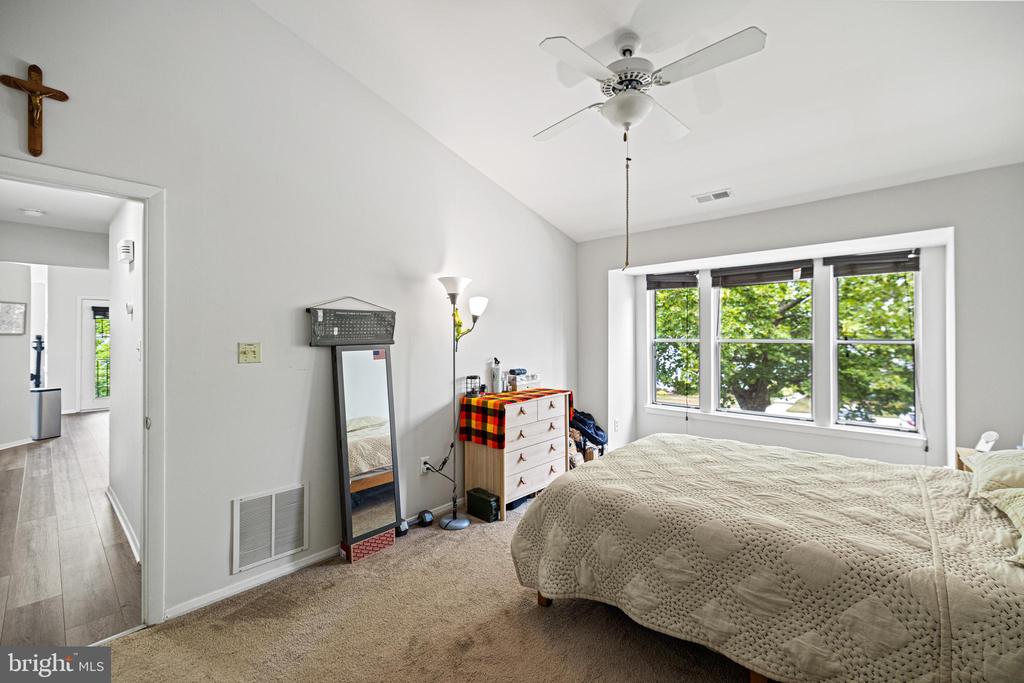 7738 Mayfair Cir