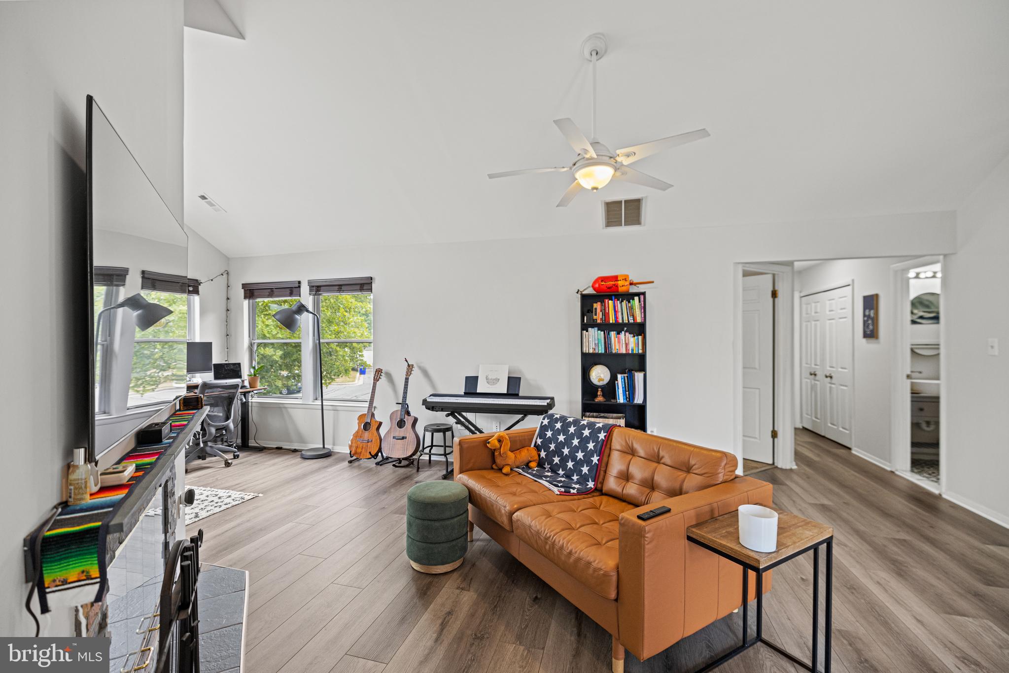 7738 Mayfair Cir
