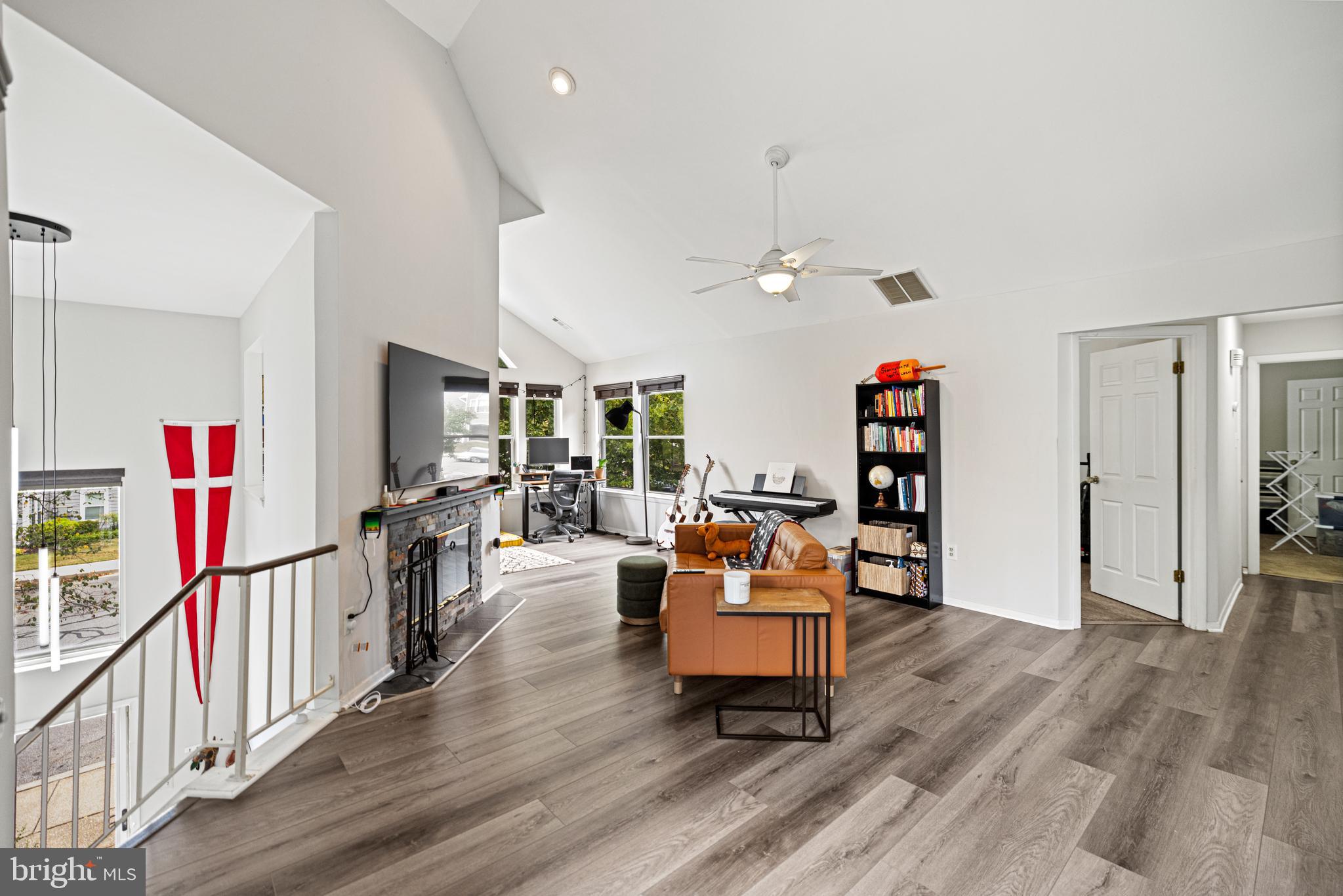 7738 Mayfair Cir