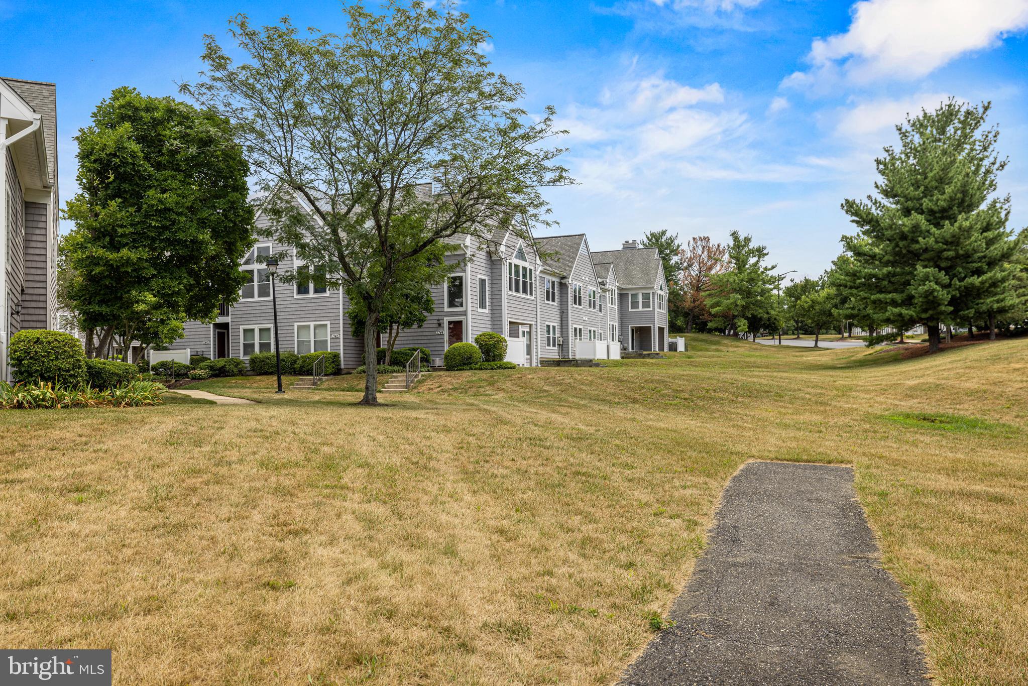 7738 Mayfair Cir