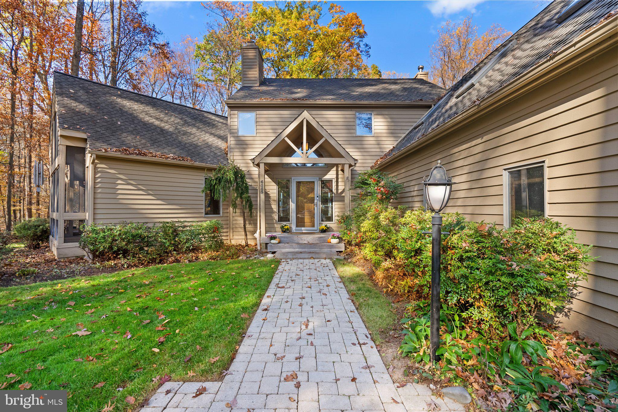 6555 Prestwick Dr
