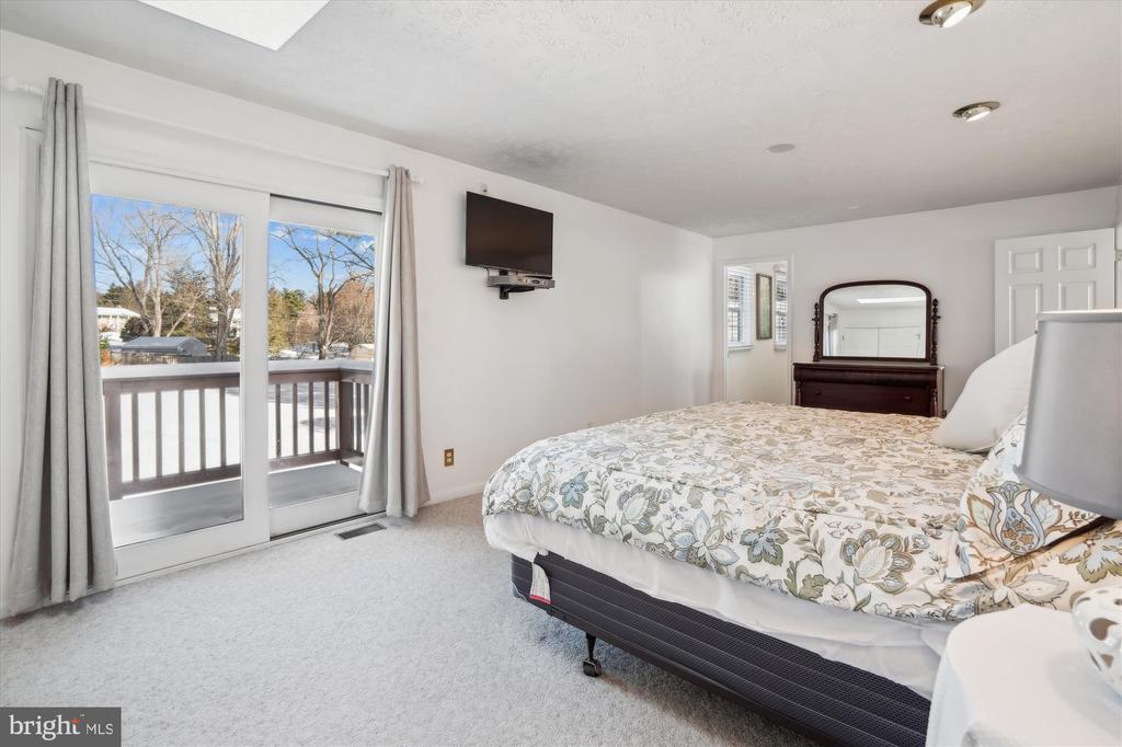 9218 Maple Rock Dr
