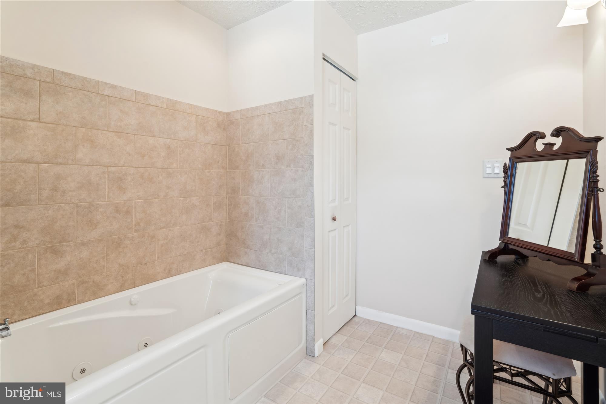 9218 Maple Rock Dr