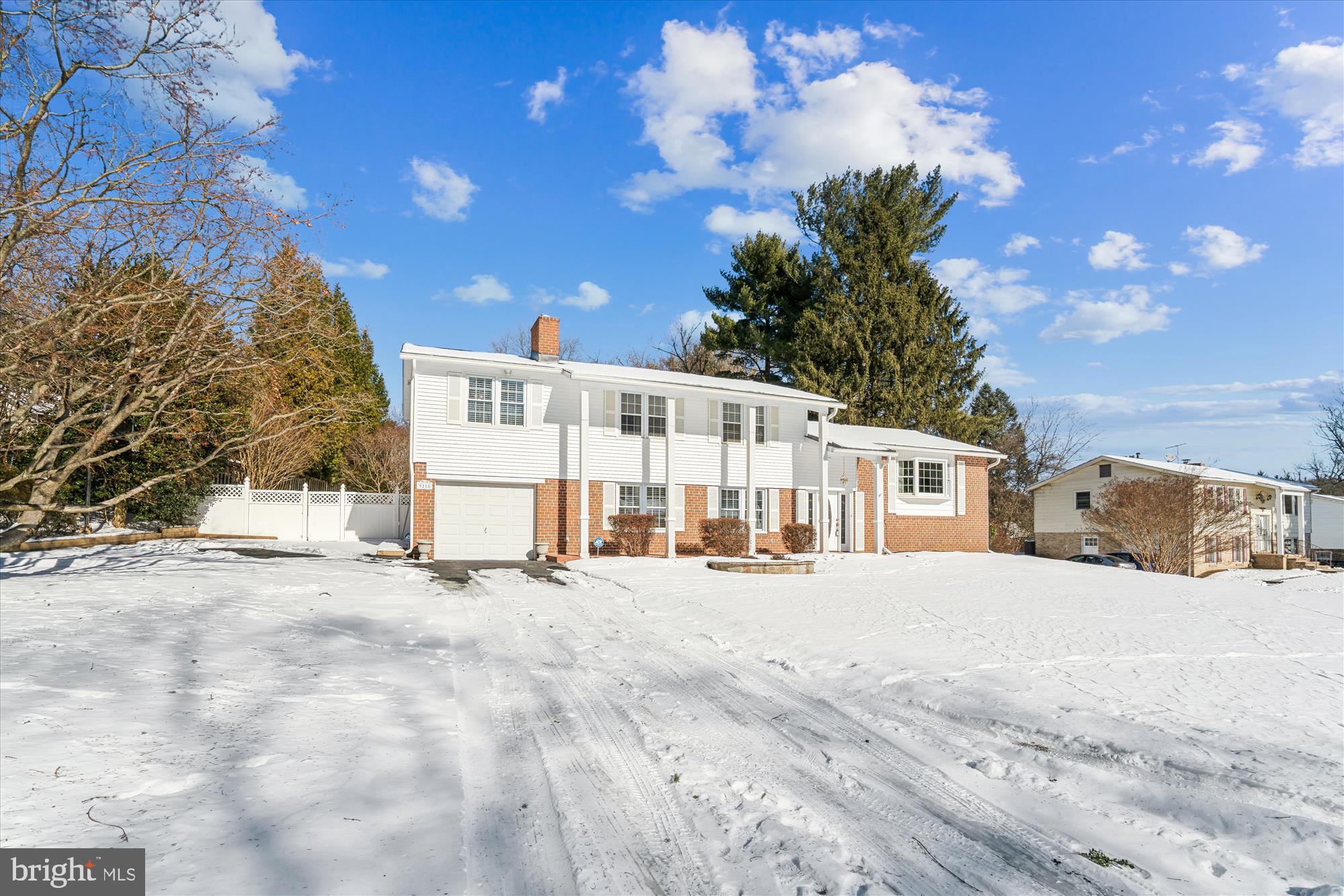 9218 Maple Rock Dr