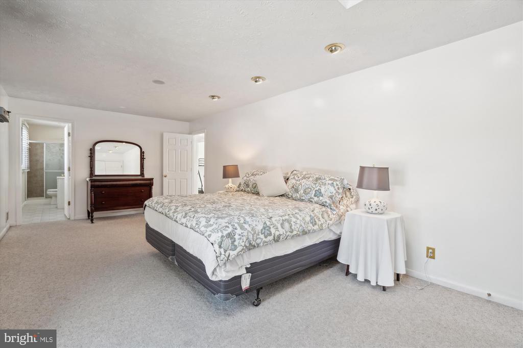 9218 Maple Rock Dr
