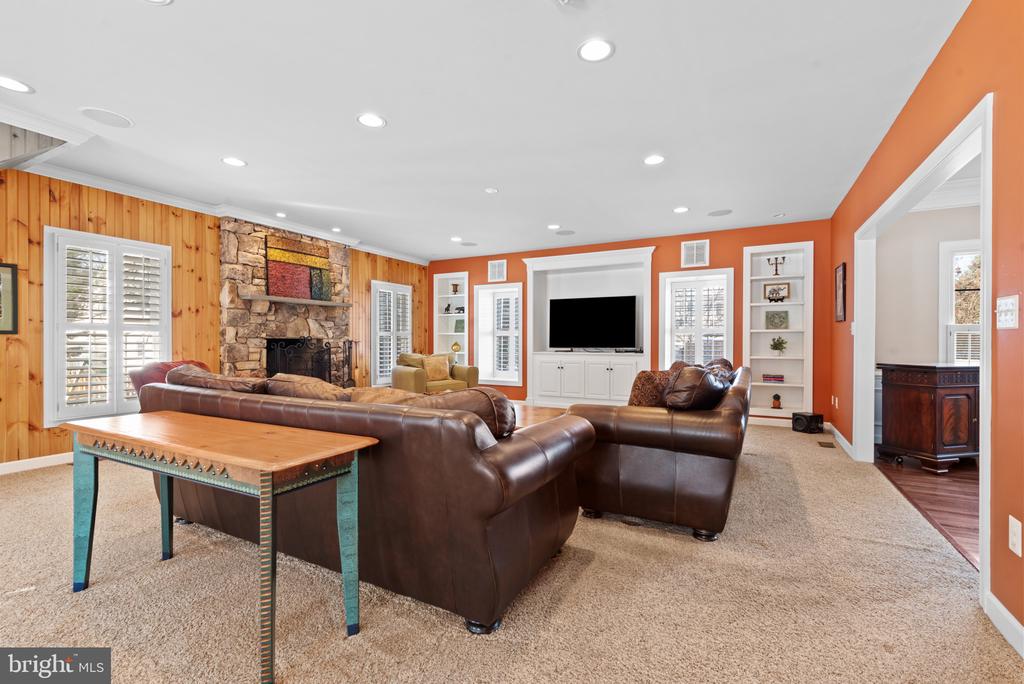 5409 Simpkins Ct