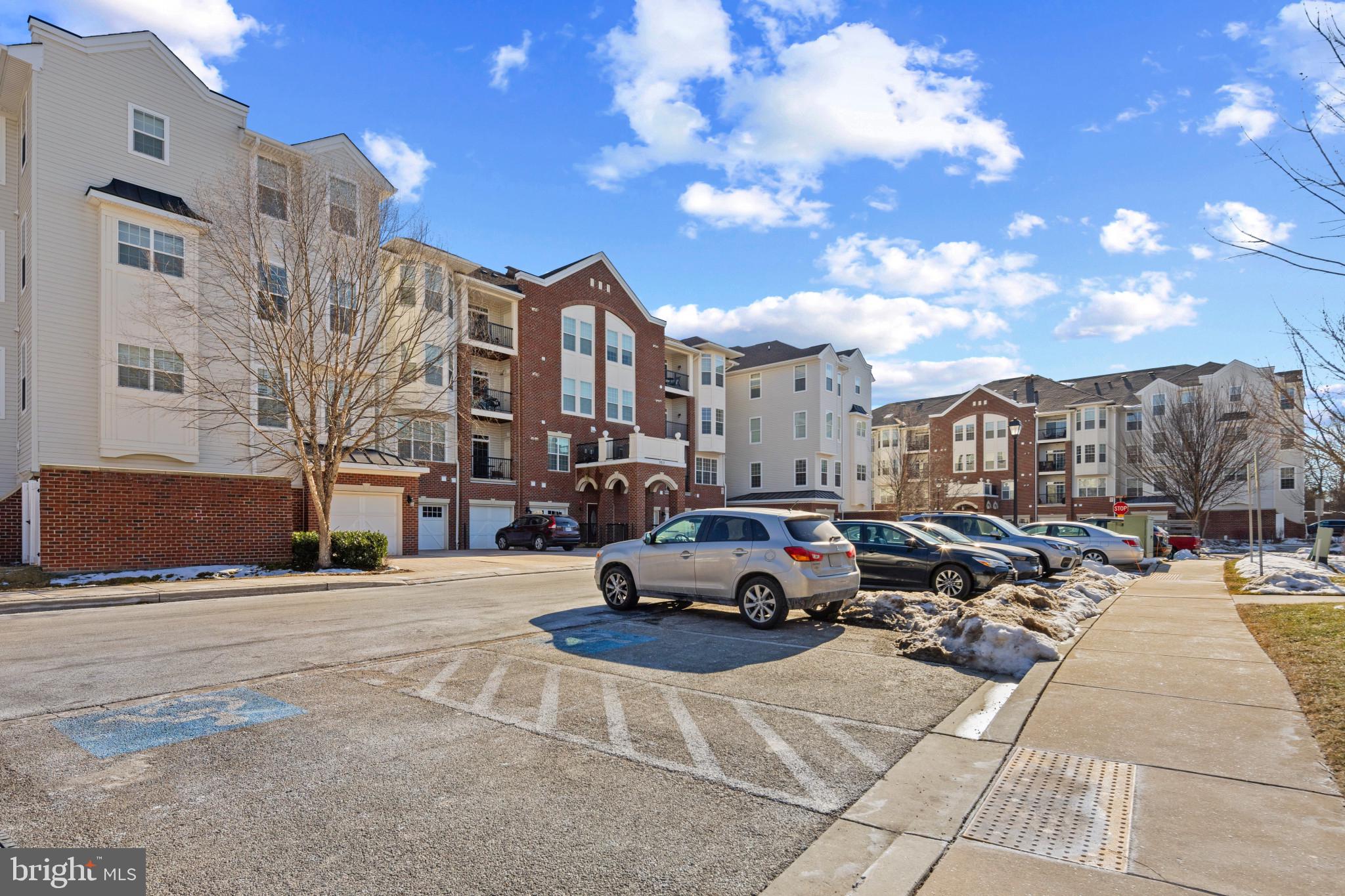 3011 Dexter Dr #1205