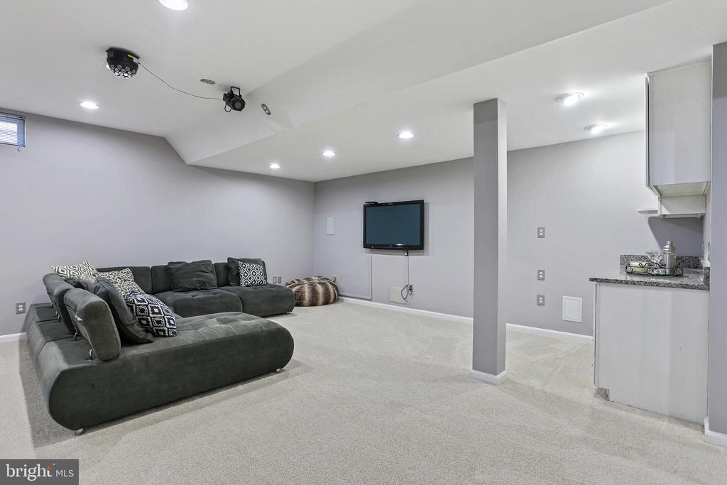 10516 Chester Way