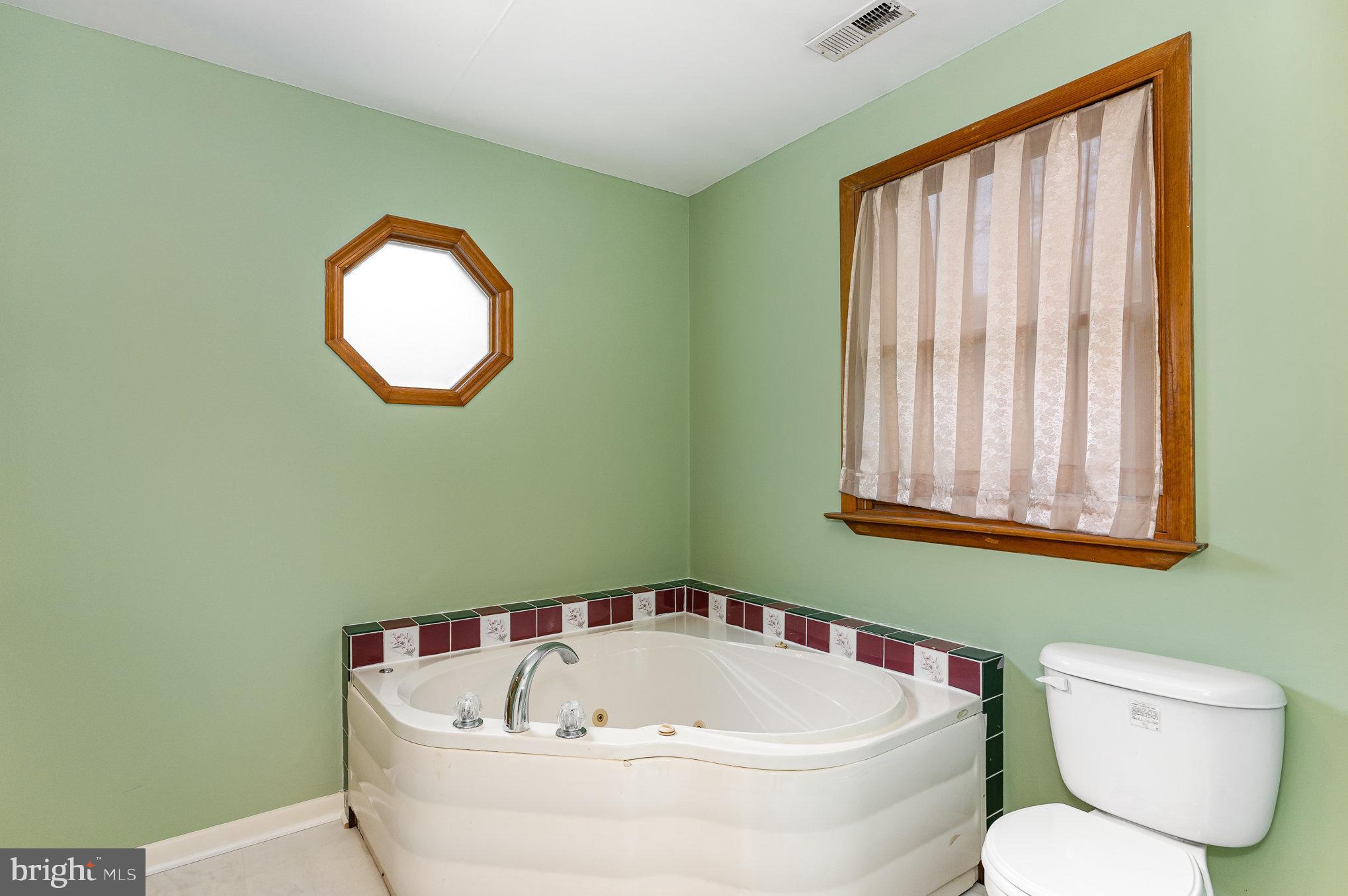 8040 Savage Guilford Rd