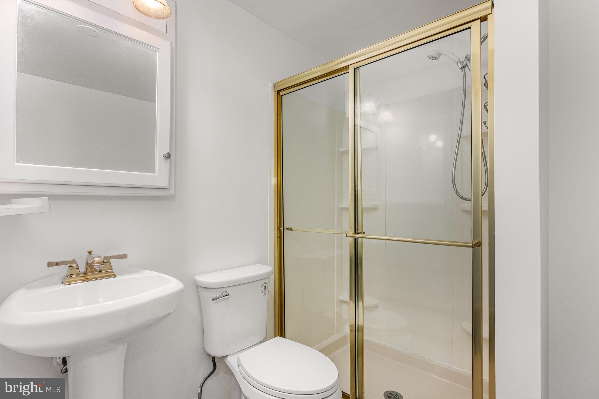 8040 Savage Guilford Rd