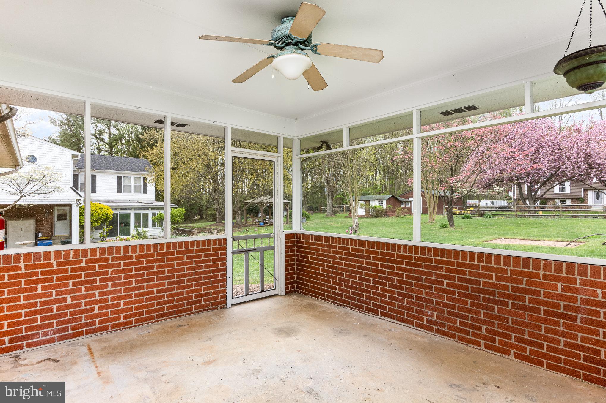 8040 Savage Guilford Rd