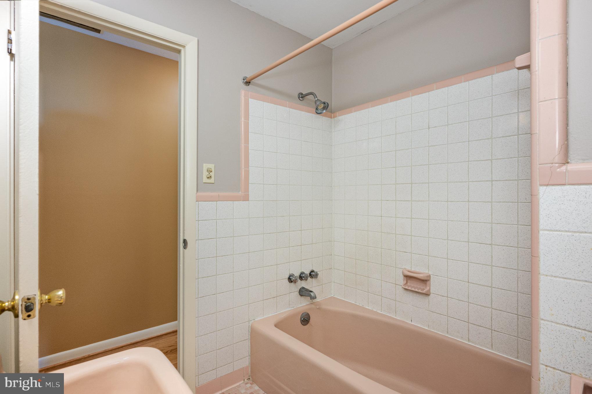 8040 Savage Guilford Rd