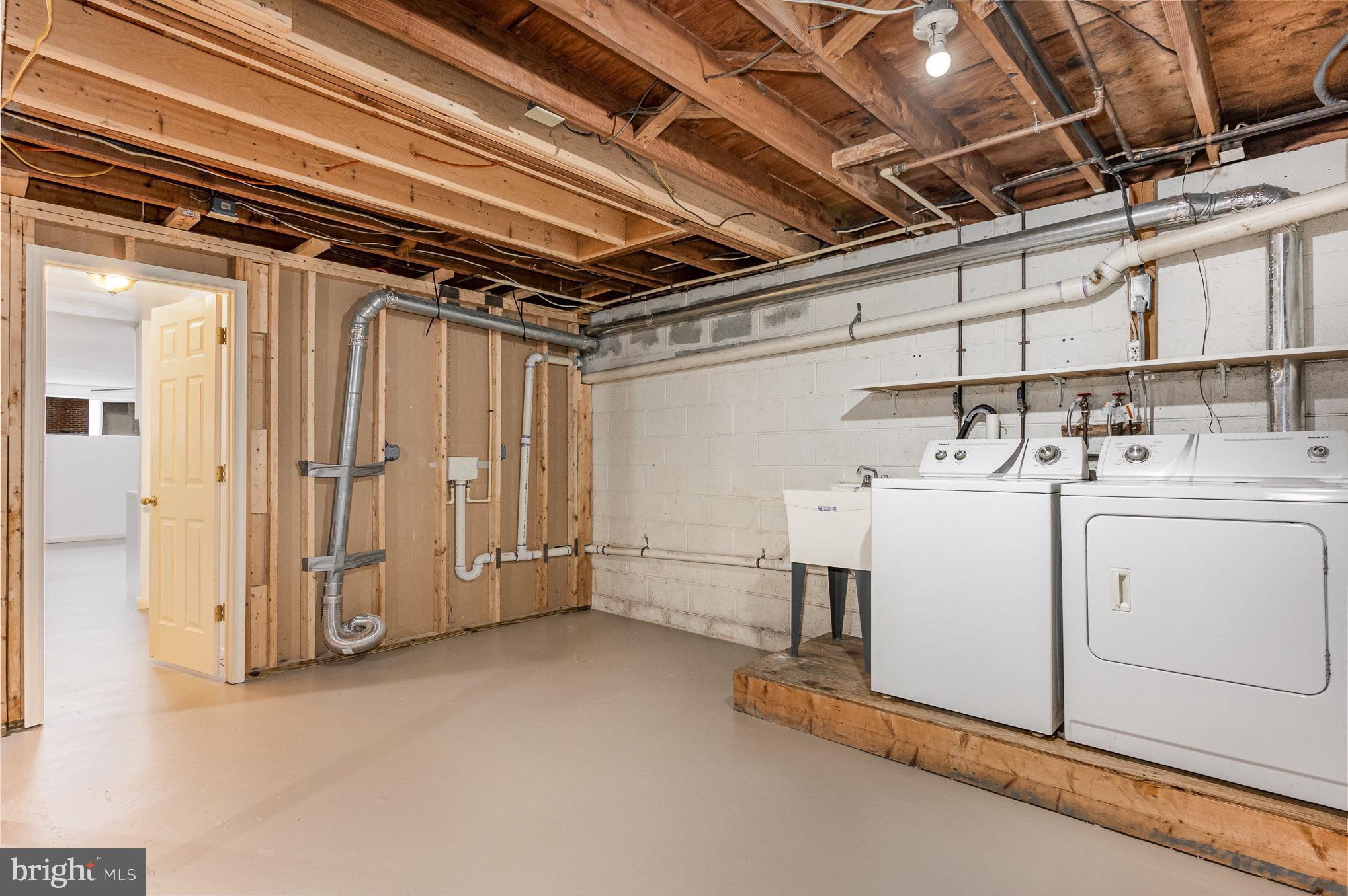 8040 Savage Guilford Rd