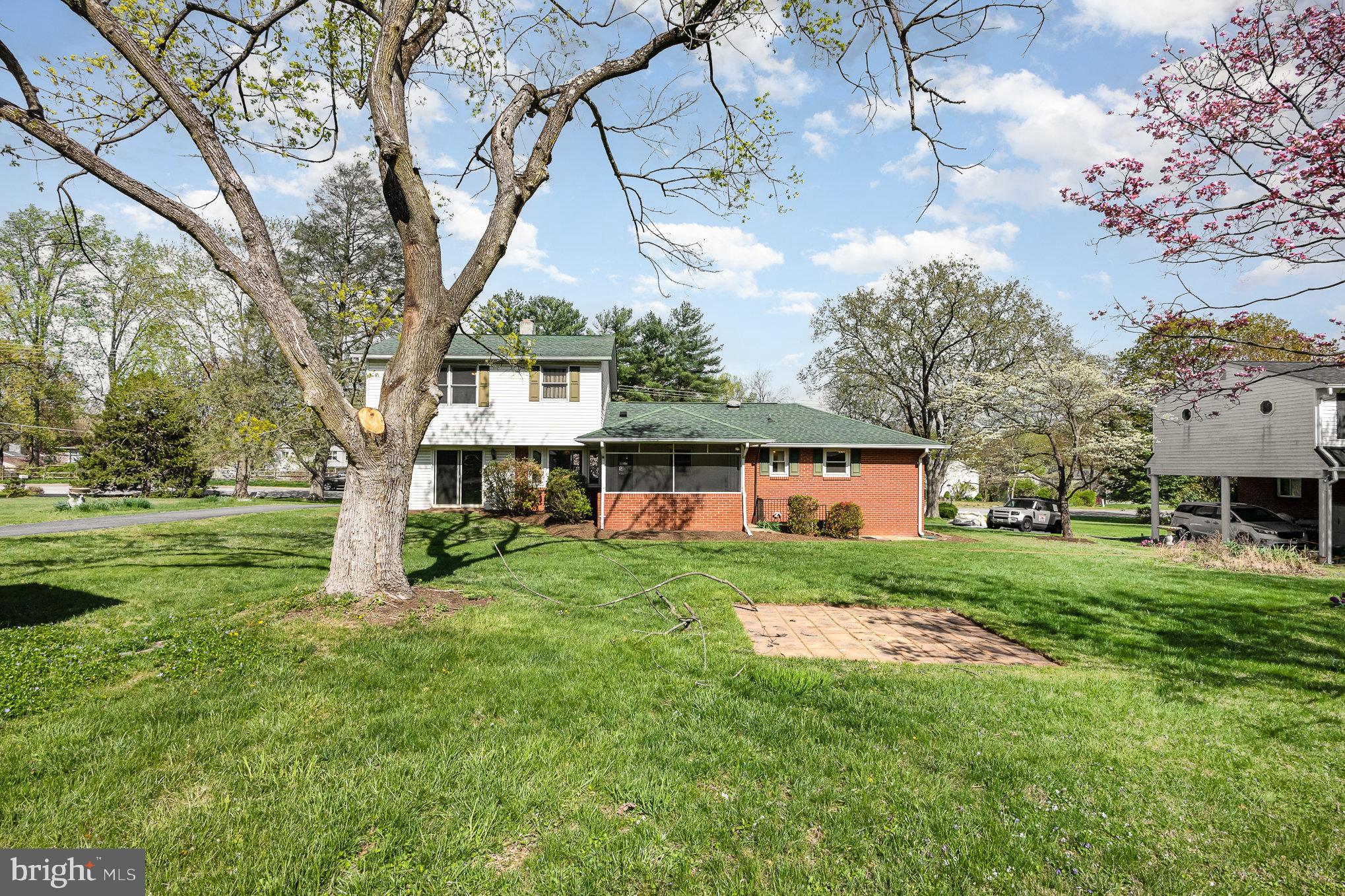 8040 Savage Guilford Rd