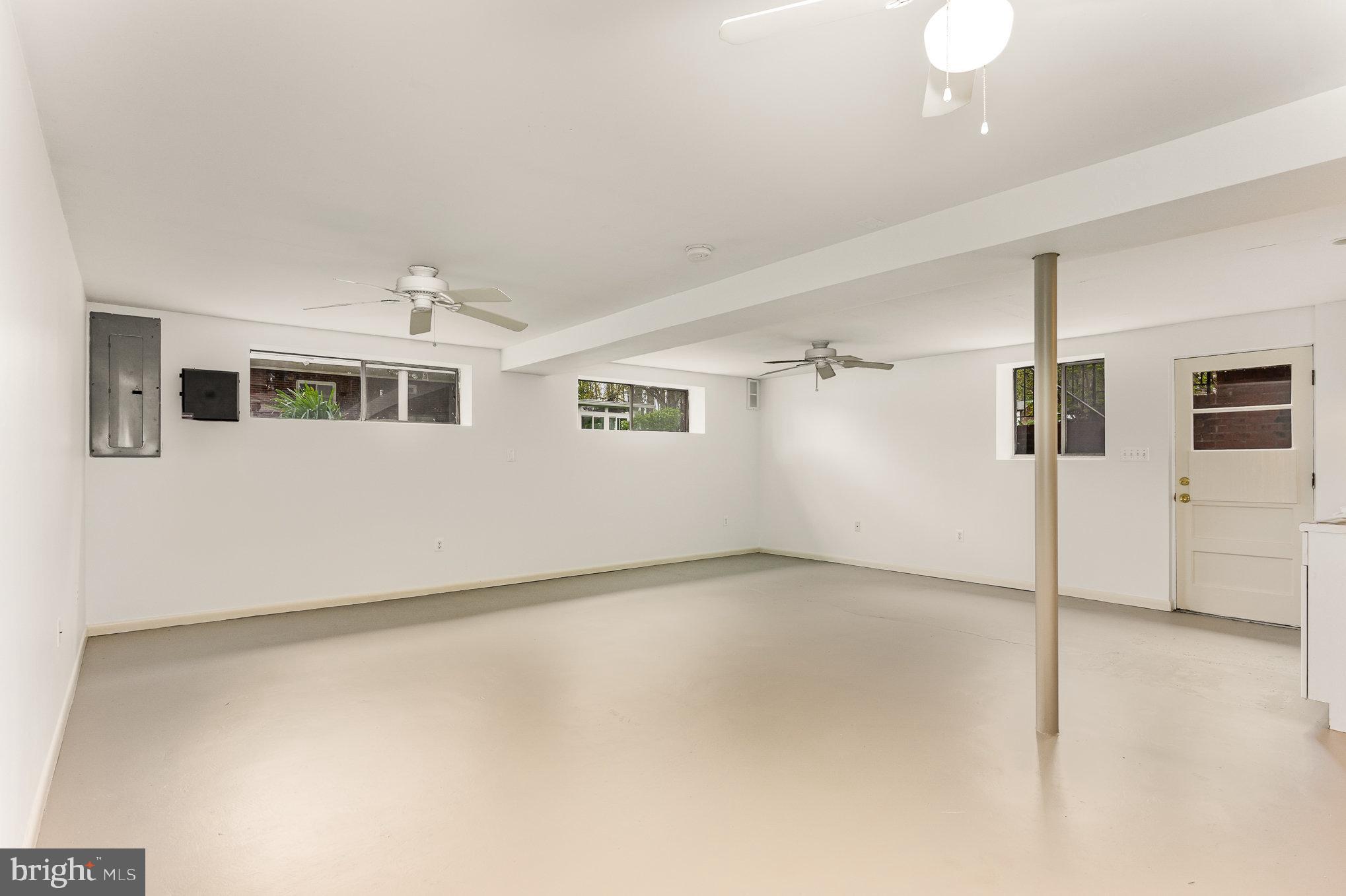 8040 Savage Guilford Rd