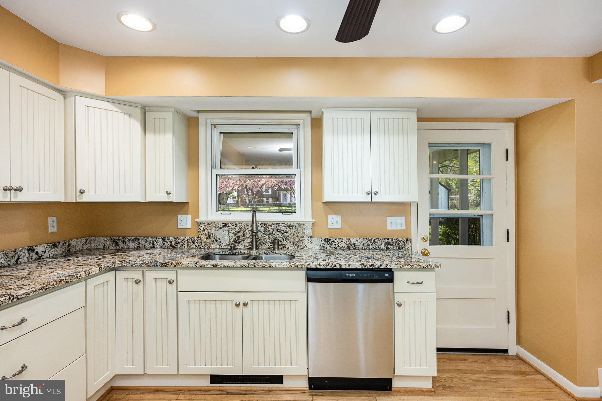 8040 Savage Guilford Rd