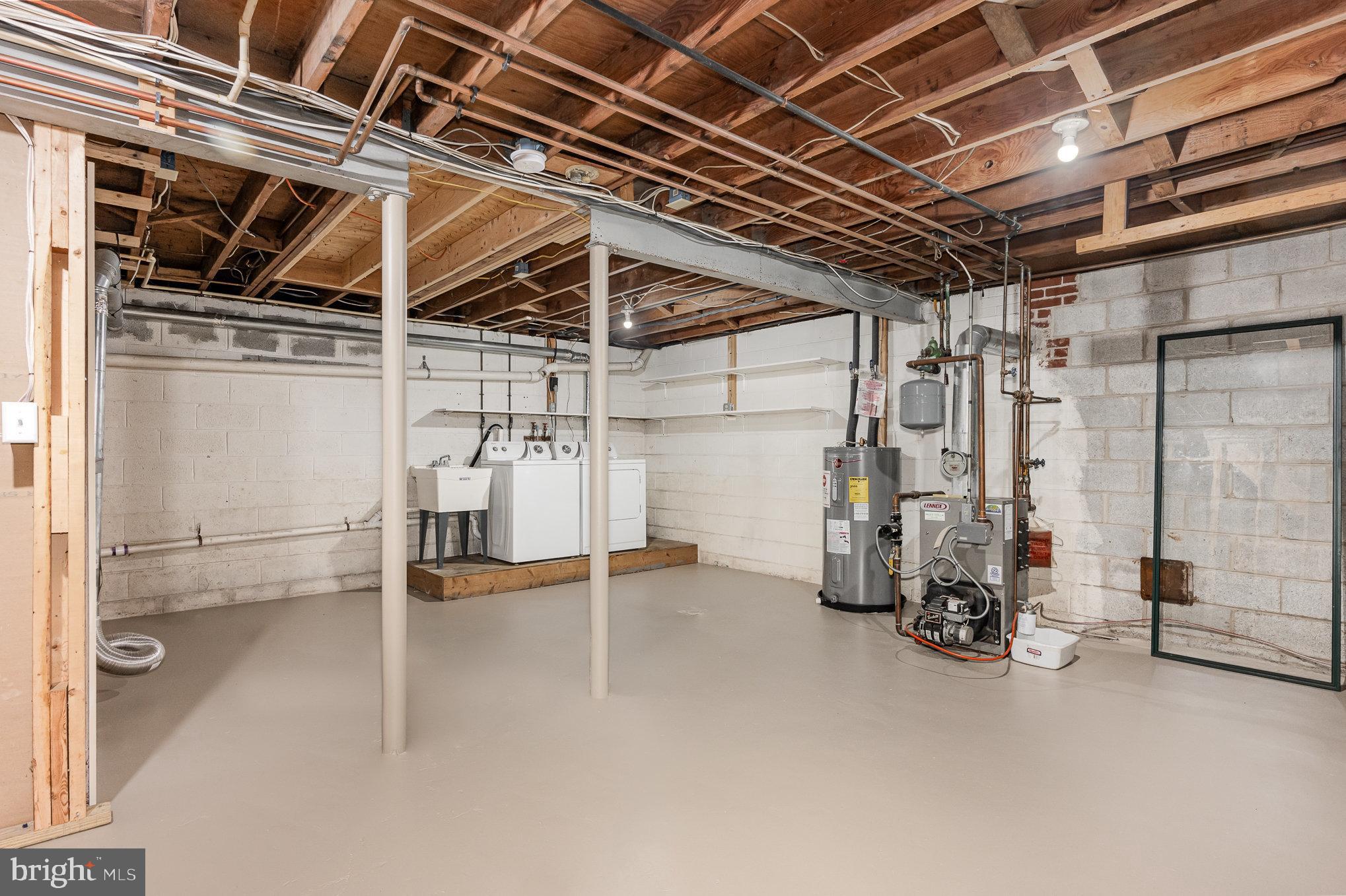 8040 Savage Guilford Rd