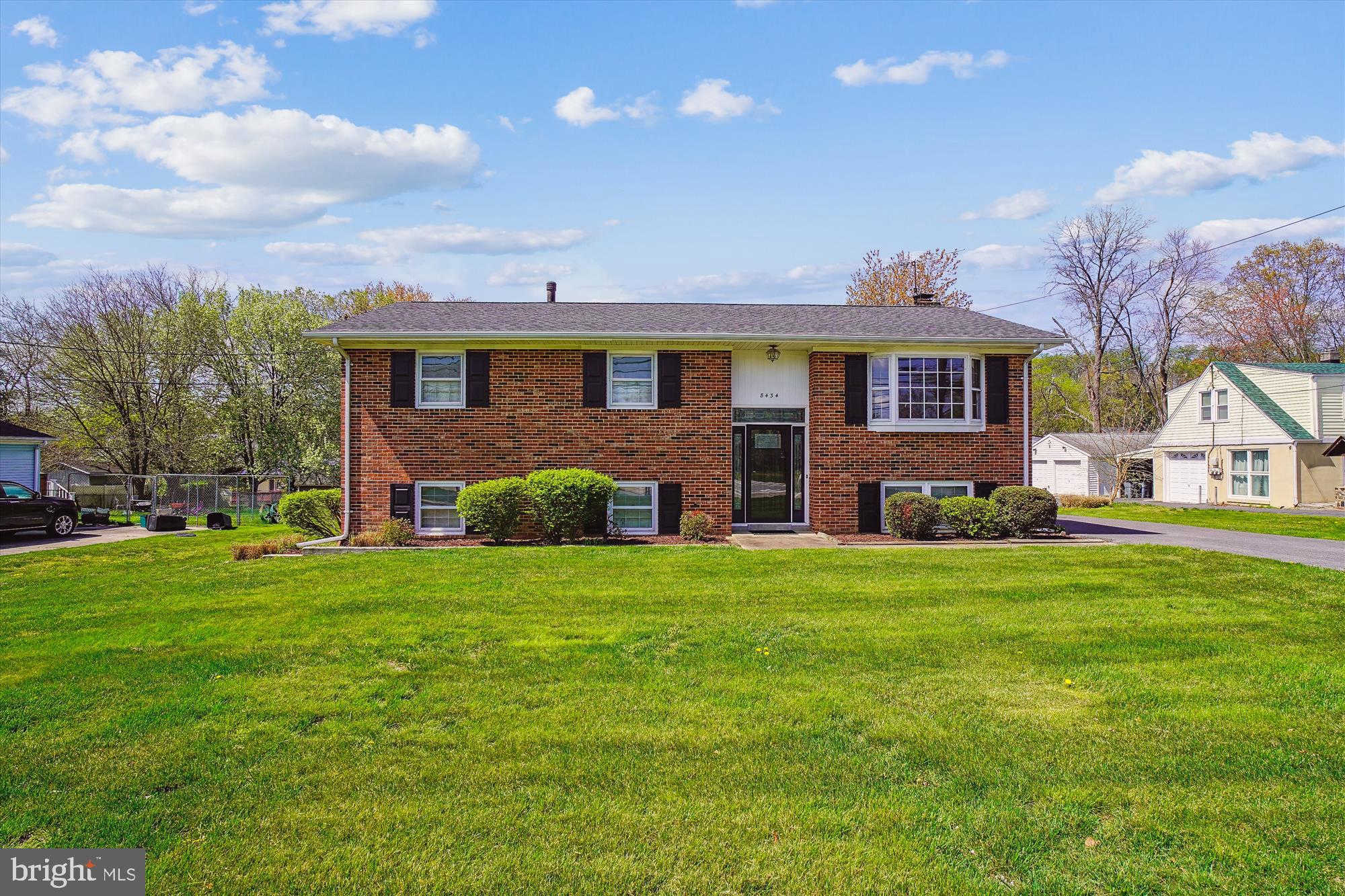 8434 Savage Guilford Rd