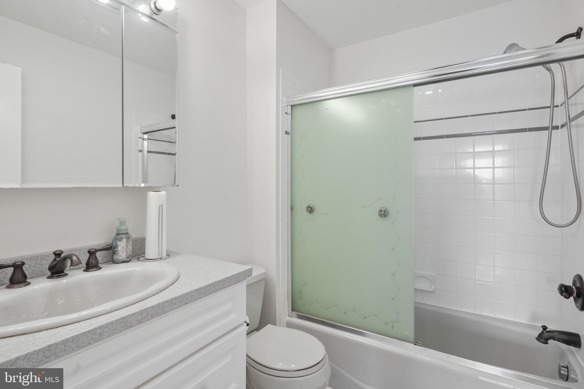 9060 Moonshine Holw #G