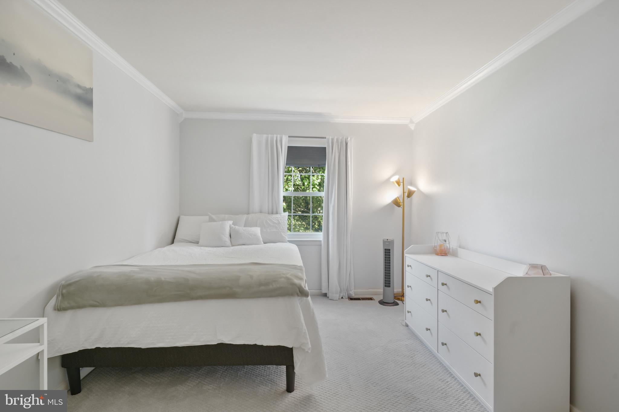 9060 Moonshine Holw #G