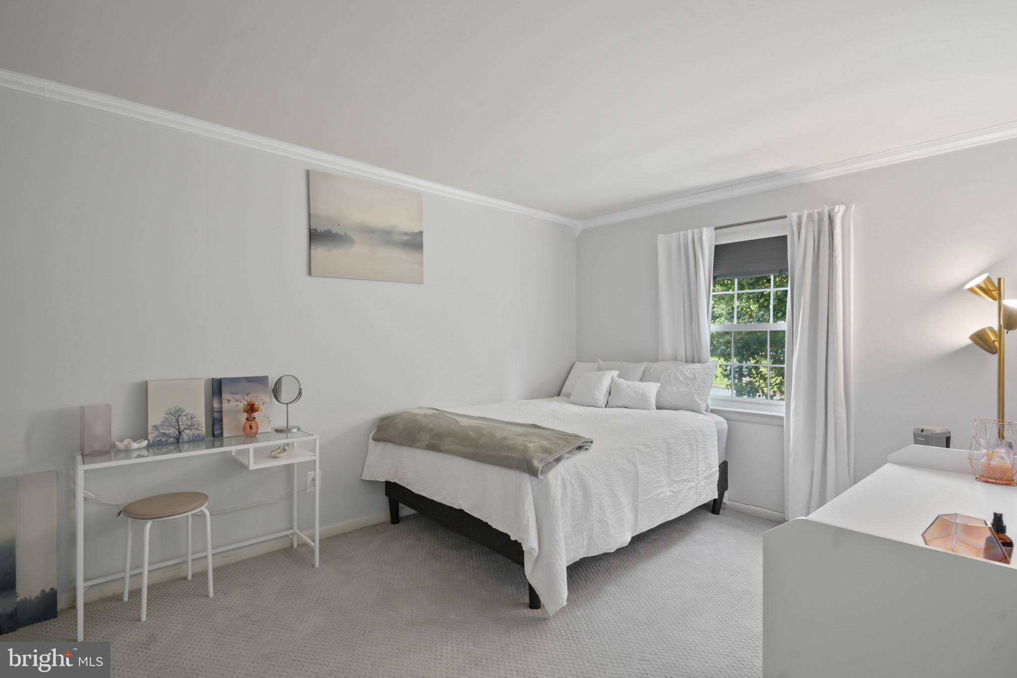 9060 Moonshine Holw #G