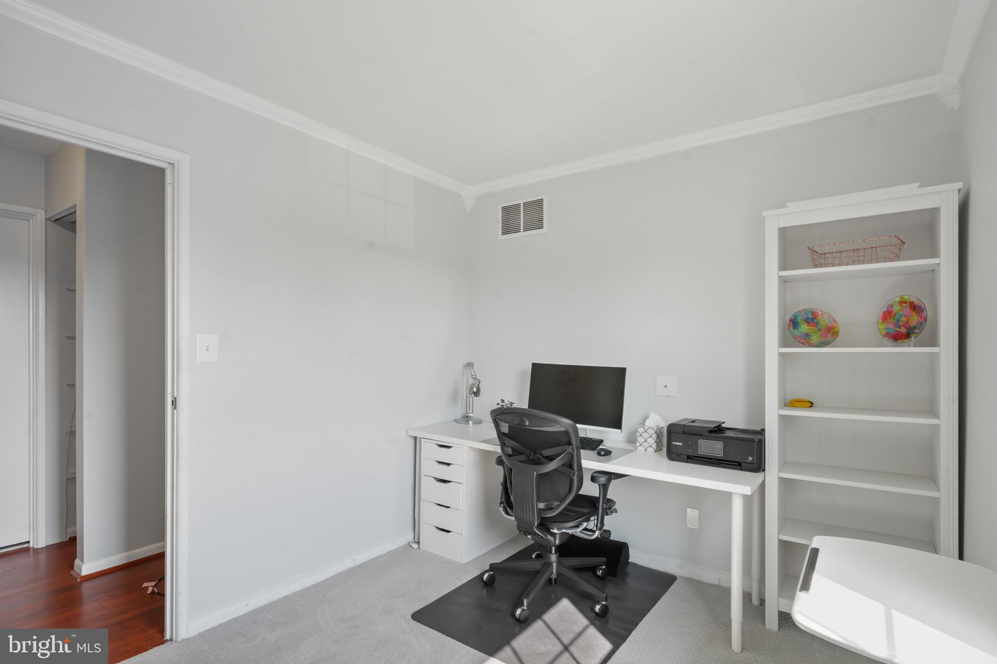 9060 Moonshine Holw #G