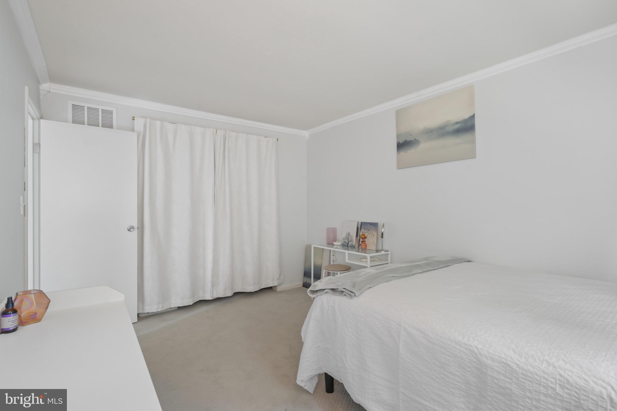 9060 Moonshine Holw #G