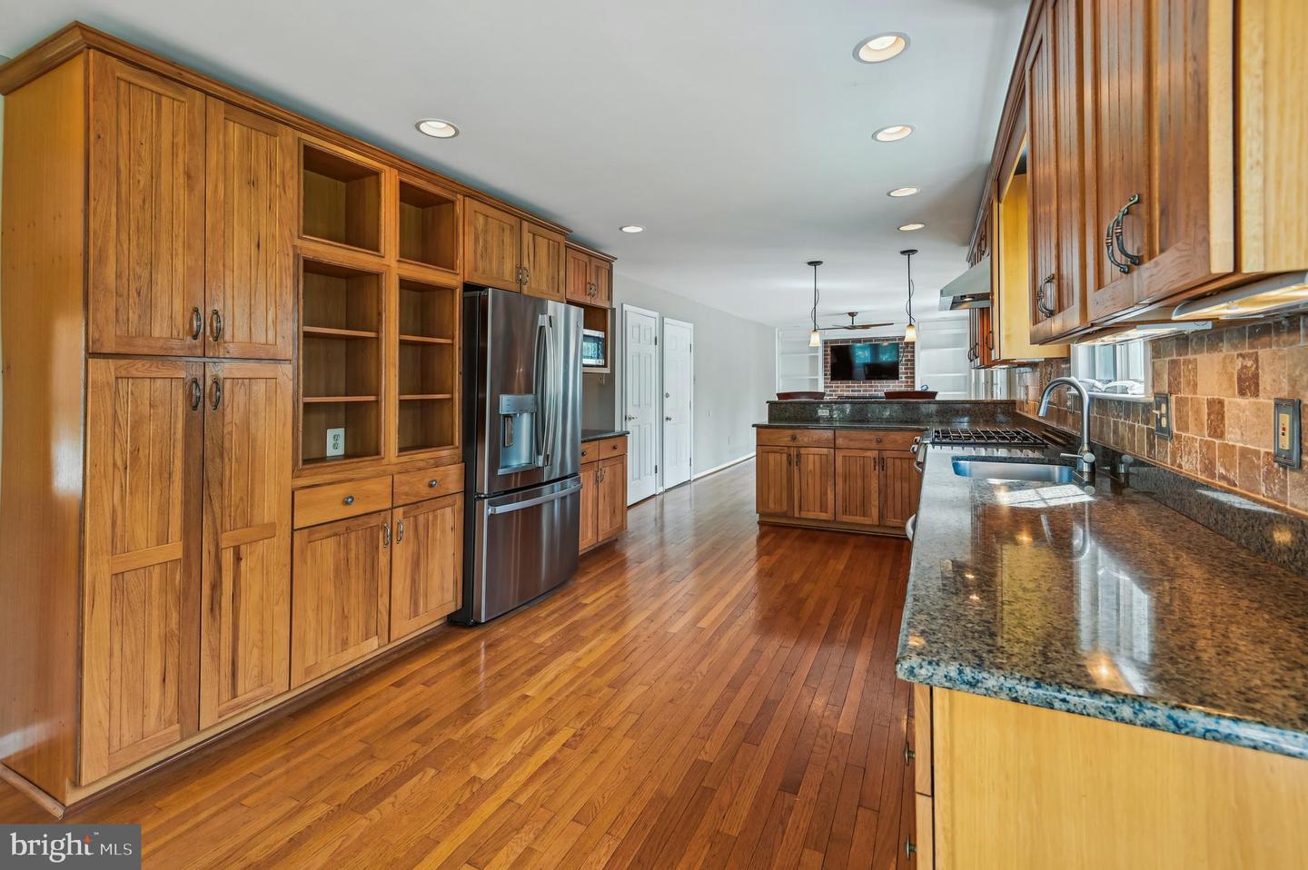 8611 Honeysuckle Ct