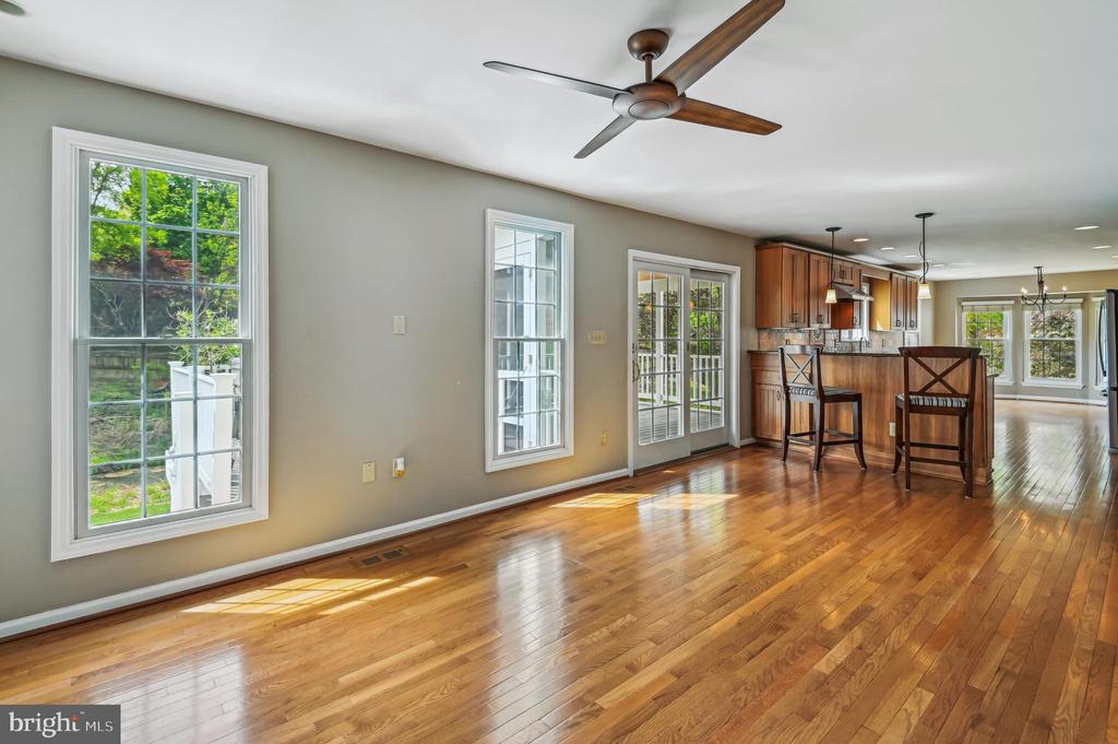 8611 Honeysuckle Ct