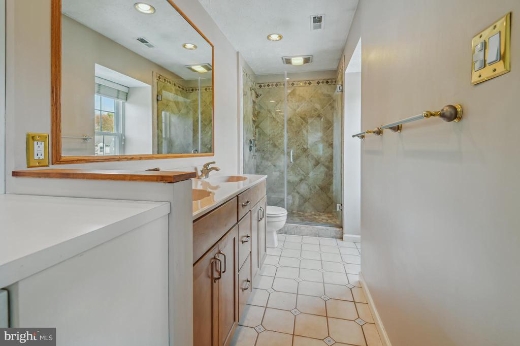 8611 Honeysuckle Ct