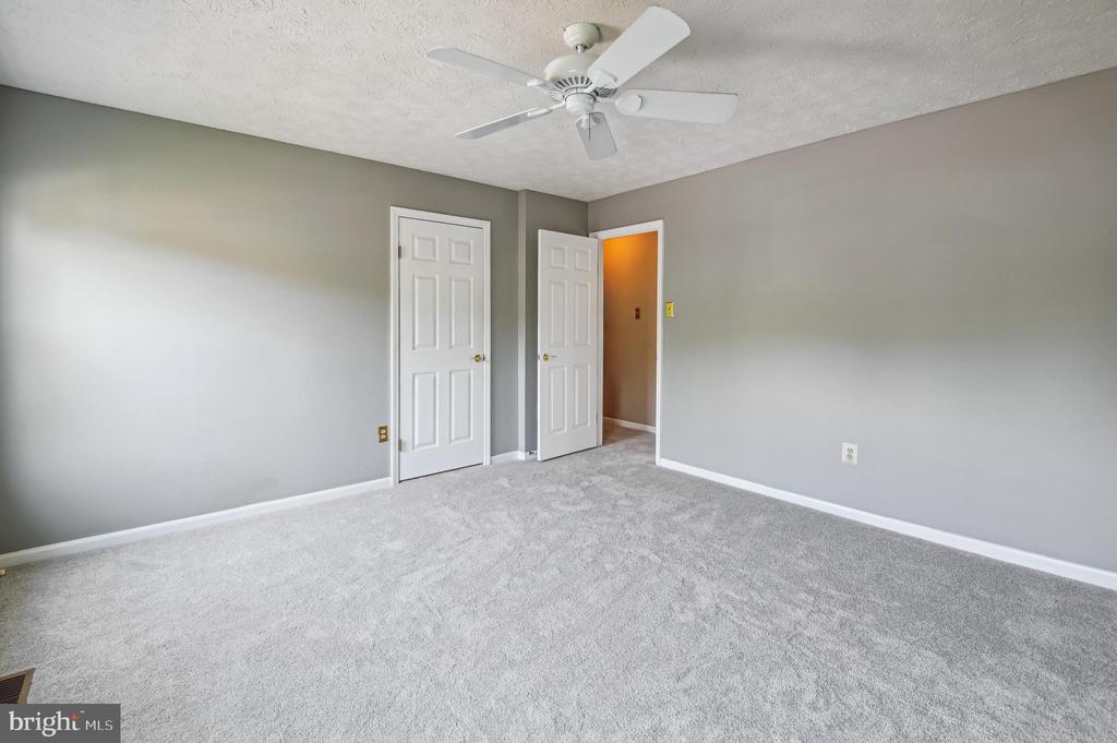 8611 Honeysuckle Ct