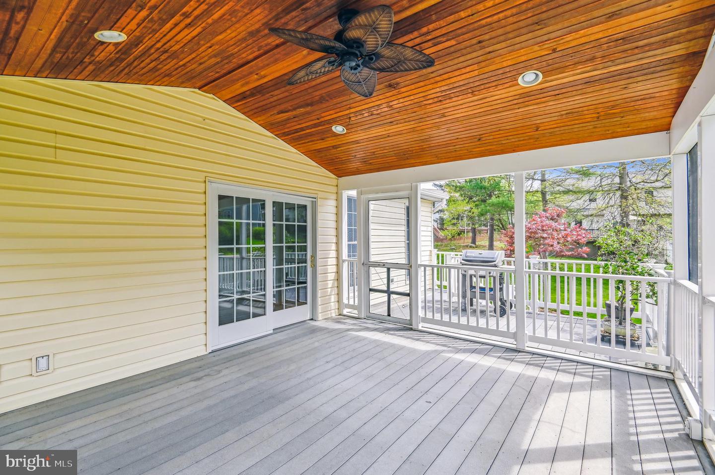 8611 Honeysuckle Ct