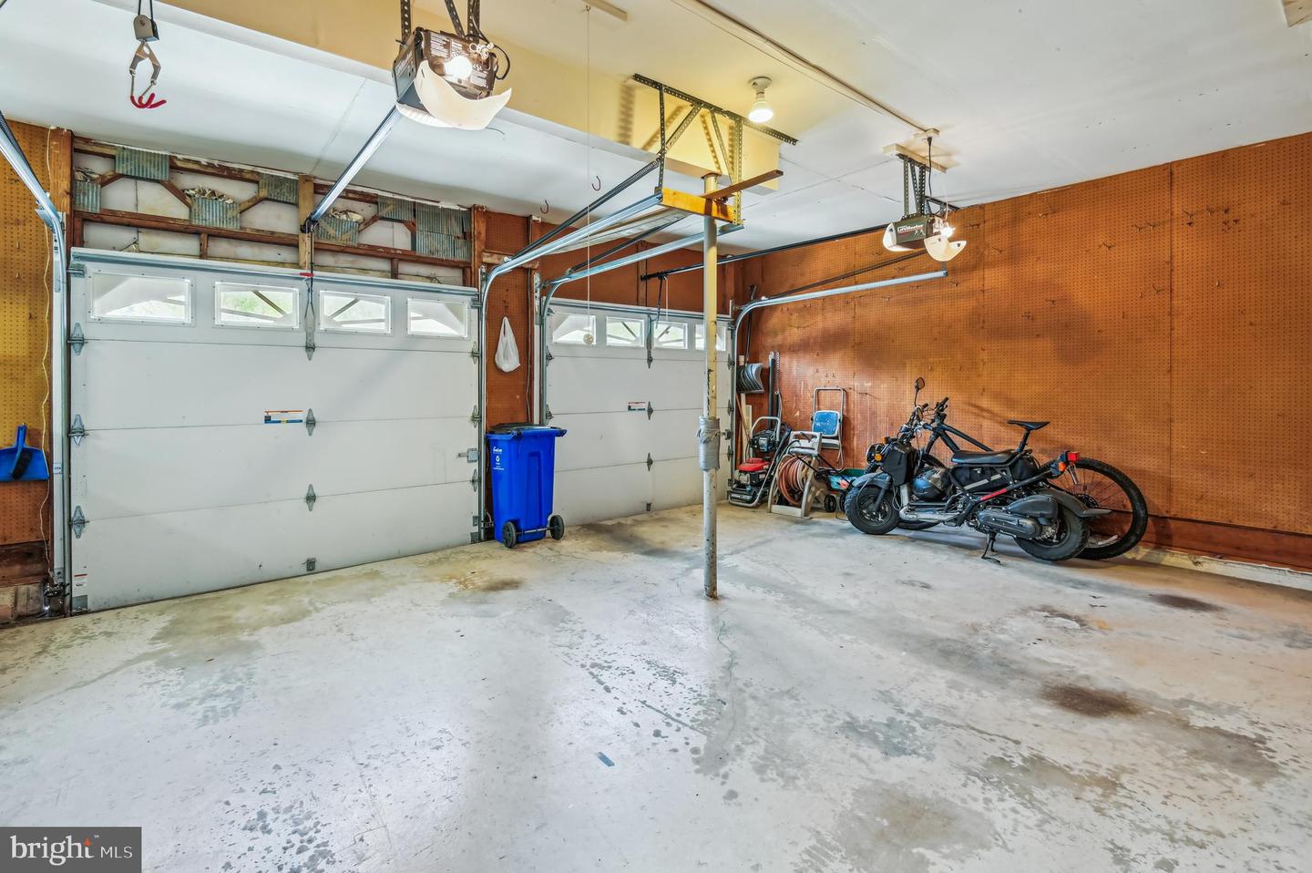 8611 Honeysuckle Ct