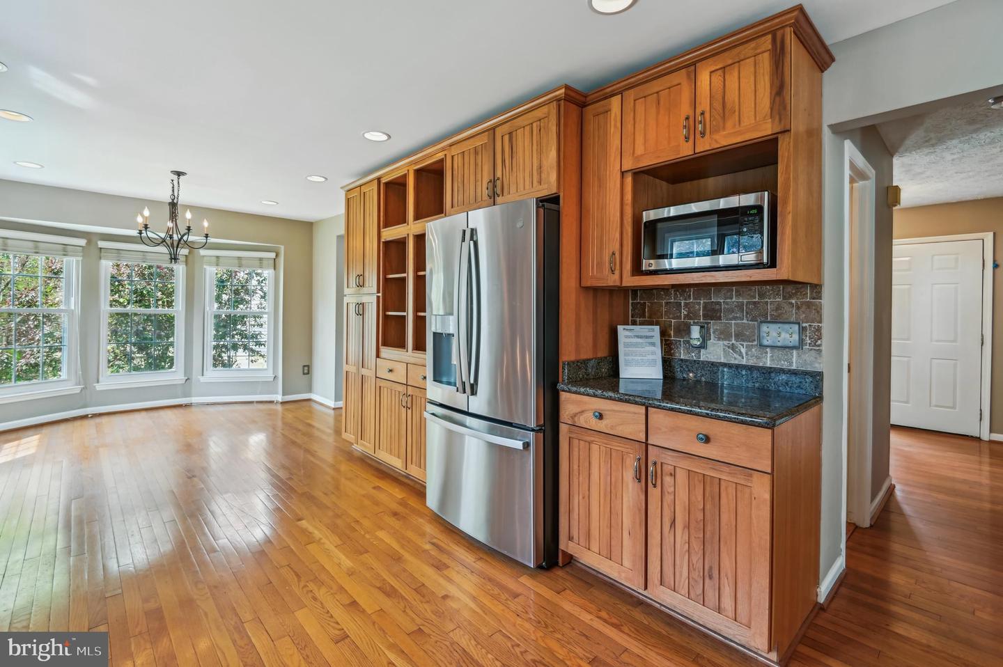 8611 Honeysuckle Ct