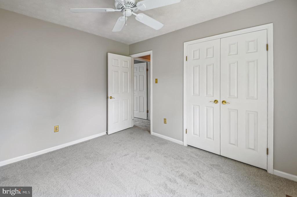 8611 Honeysuckle Ct