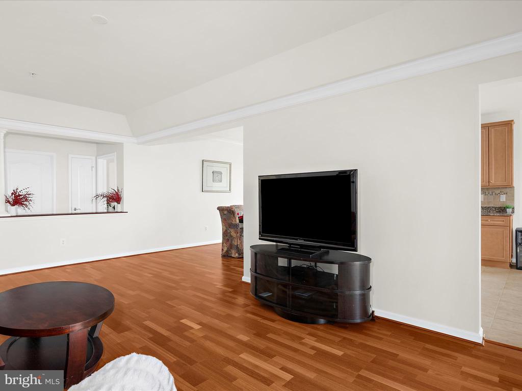 7315 BROOKVIEW ROAD Unit: 206
