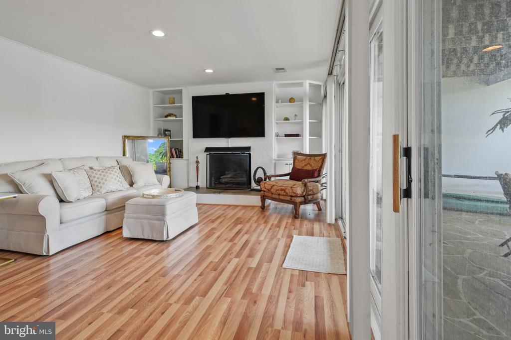 10323 Wilde Lake Ter